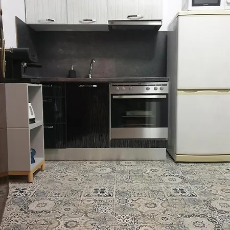 Elegant Apartment *